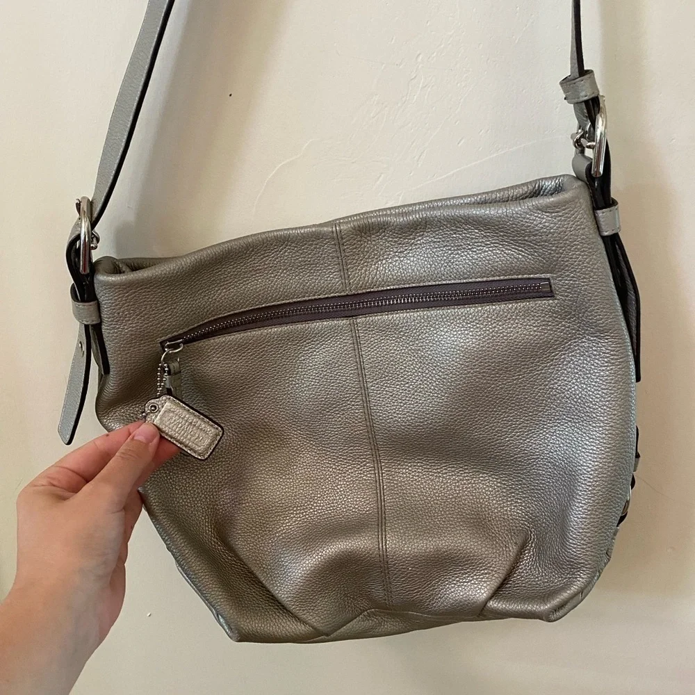 COACH HOBO METALLIC SILVER PEBBLED LEATHER SHOULDER BAG